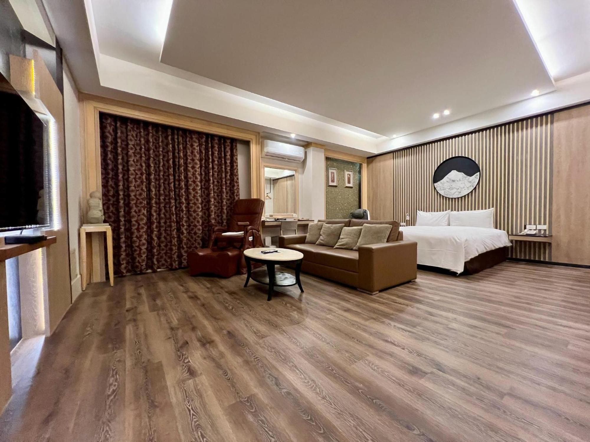 Cigar Motel Tainan Exterior photo
